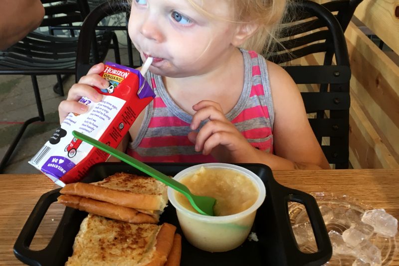 kids eat free meal