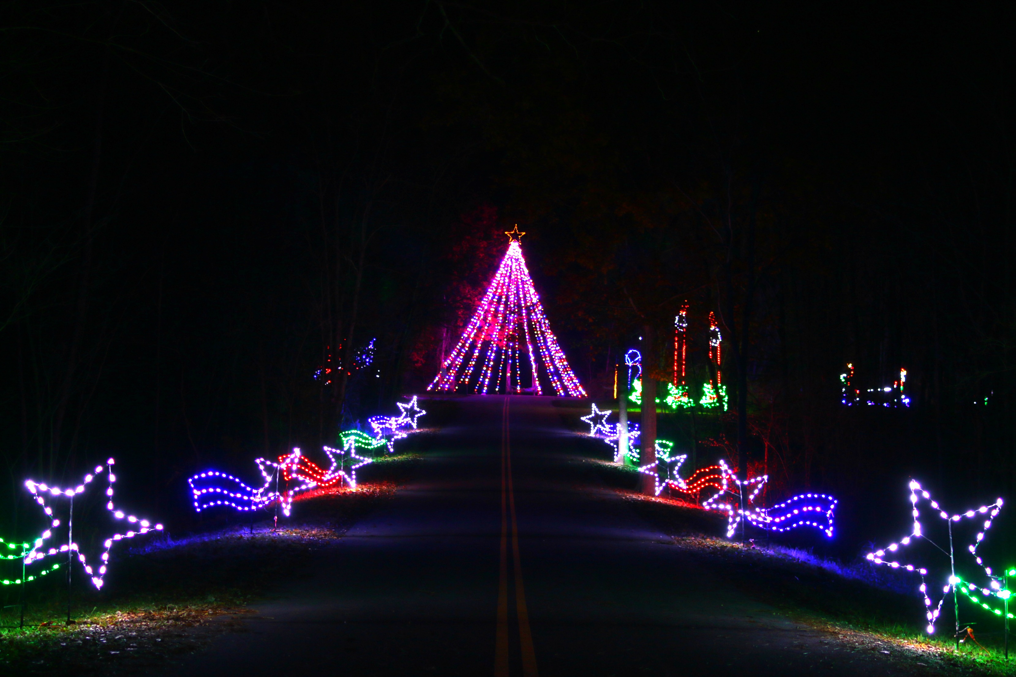 butch bando 39 s holiday of lights and santa 39 s house of lights 2018 alum creek