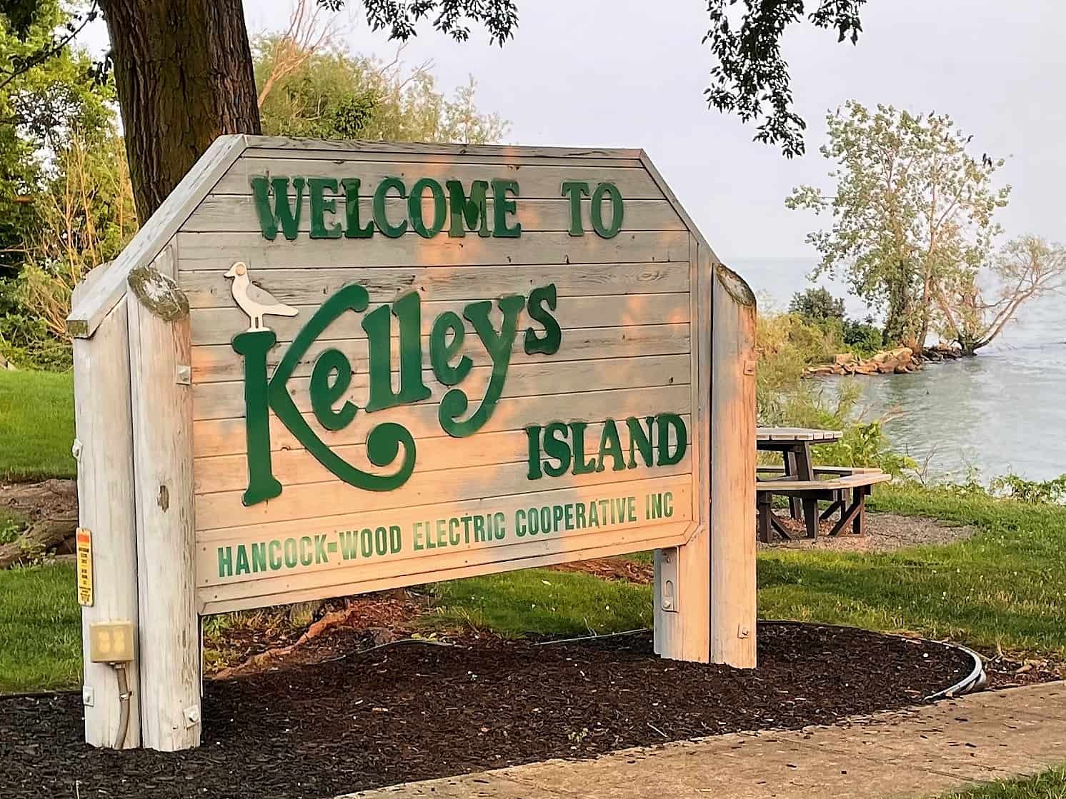 Kelleys Island Sign Columbus on the Cheap